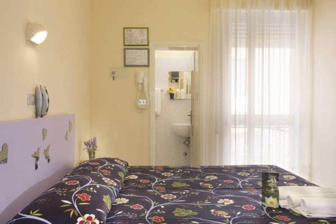 Fior Di Loto - Rimini Hotel Ngoại thất bức ảnh