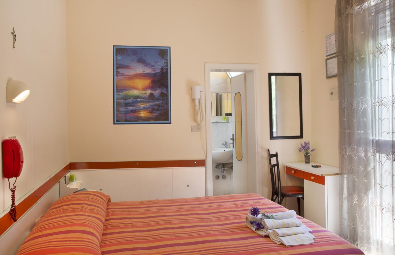 Fior Di Loto - Rimini Hotel Ngoại thất bức ảnh